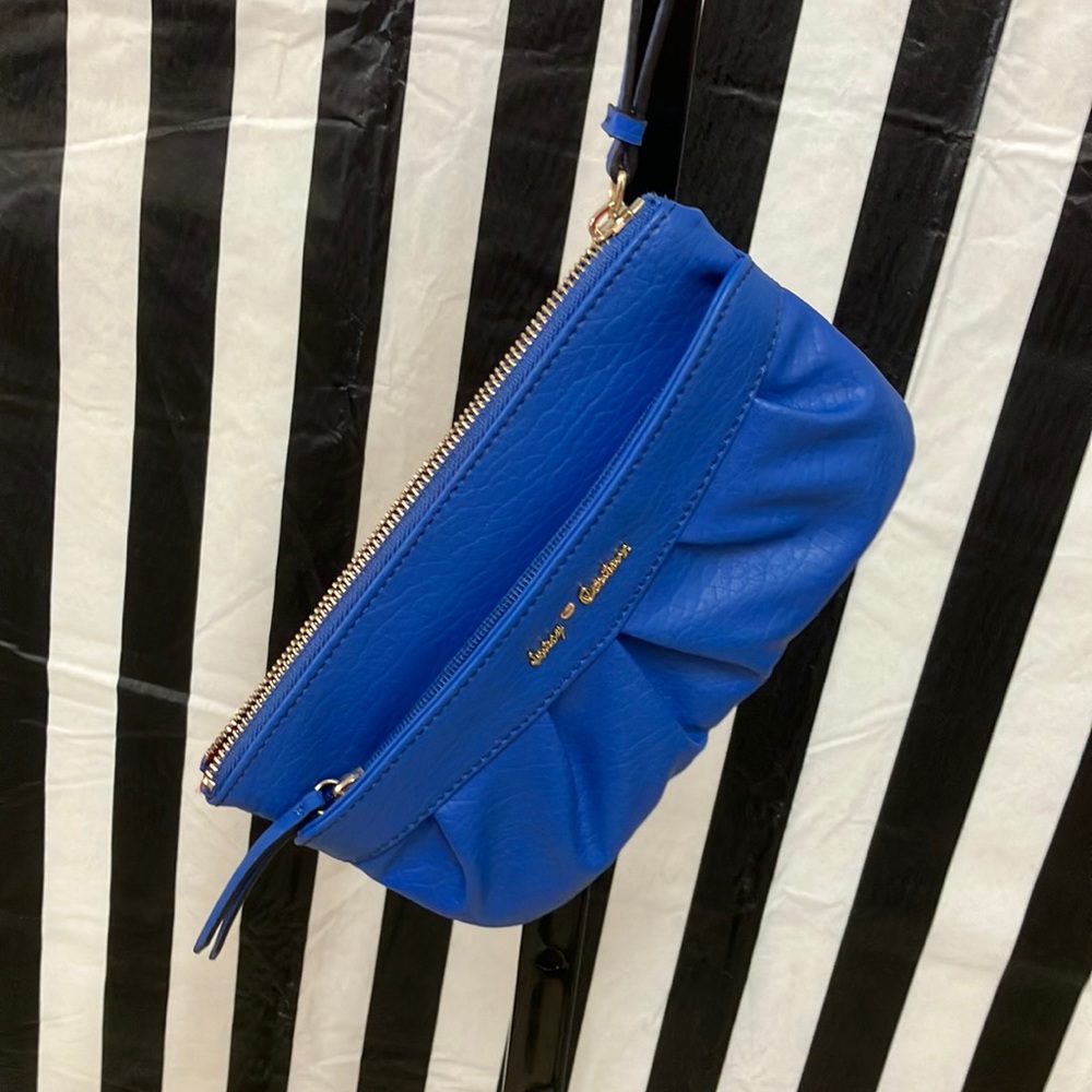 Juicy Couture - Picture 1 of 2